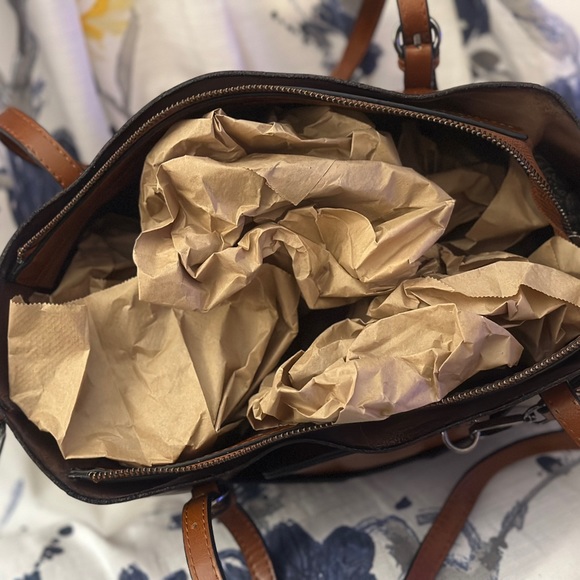 Genuine Leather Artisan Made Boutique Shoulder Bag - Picture 3 of 5